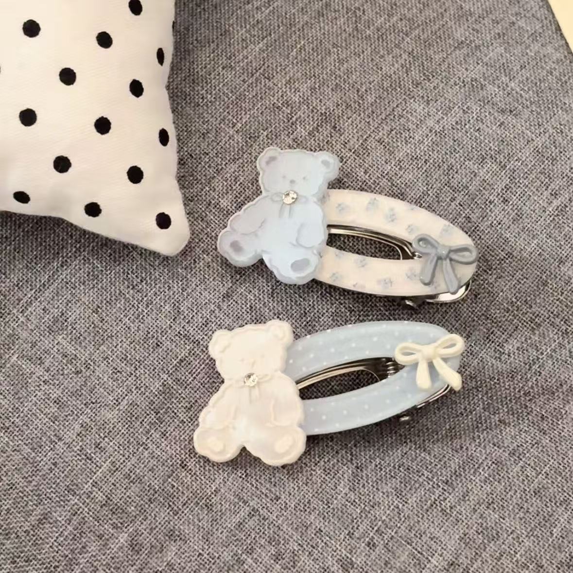 Jewelry Making For Kids - Y2K Blue White Bear Hair Clips